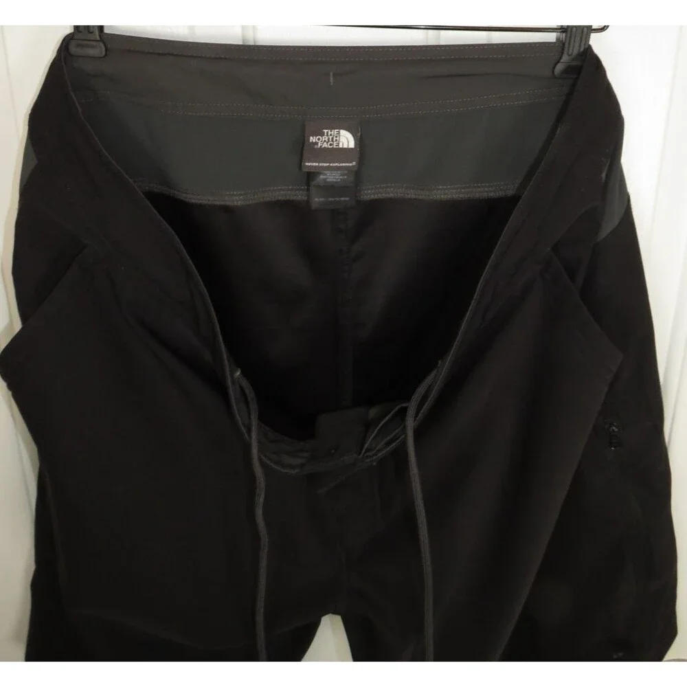 The North Face Men's 38 Performance Cargo Pocket Gym Board Shorts 10